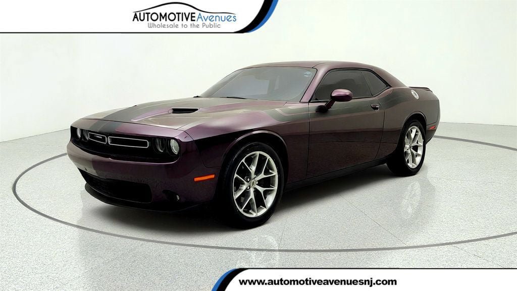 Used 2020 Dodge Challenger SXT w/ Plus Package RWD video 1
