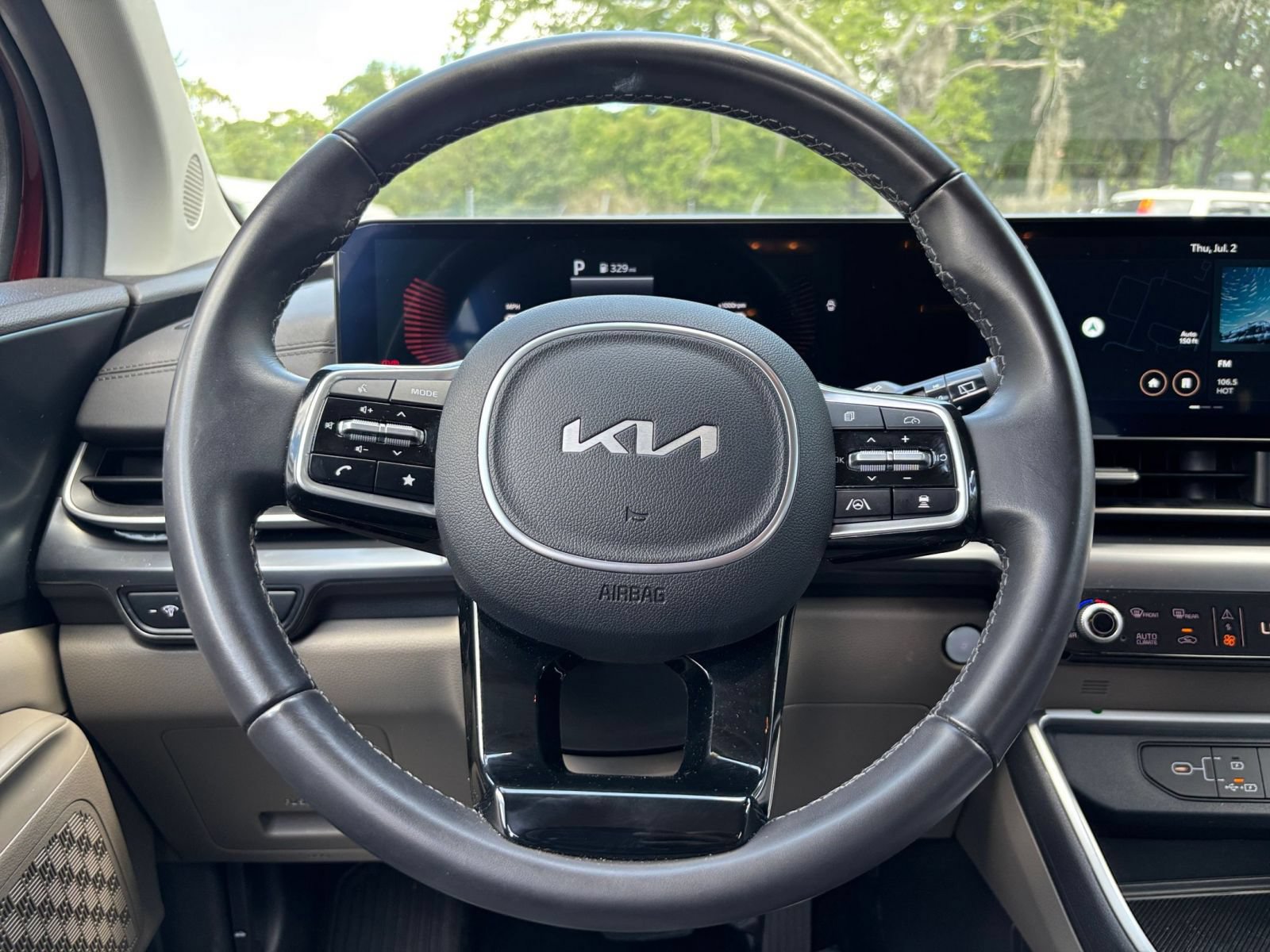 Used 2026 Kia Carnival FWD image 30