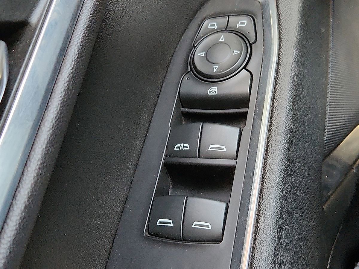 Used 2023 Chevrolet Silverado 1500 LT image 9