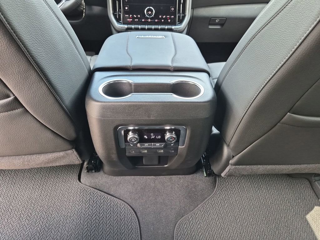 New 2026 GMC Yukon XL Denali w/ Denali Reserve Package AWD/4WD image 37
