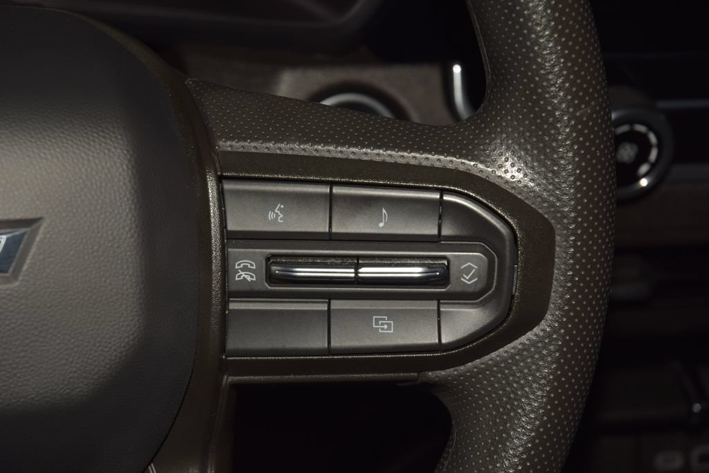 Used 2024 Chevrolet Colorado Trail Boss w/ Technology Package AWD/4WD image 39