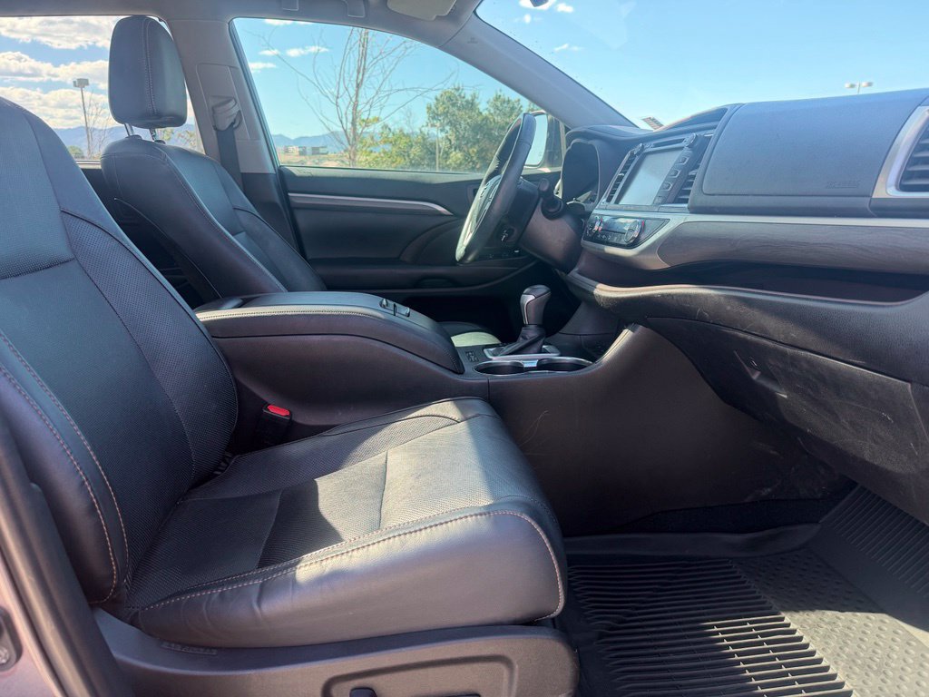 Used 2019 Toyota Highlander Limited Platinum AWD/4WD image 29