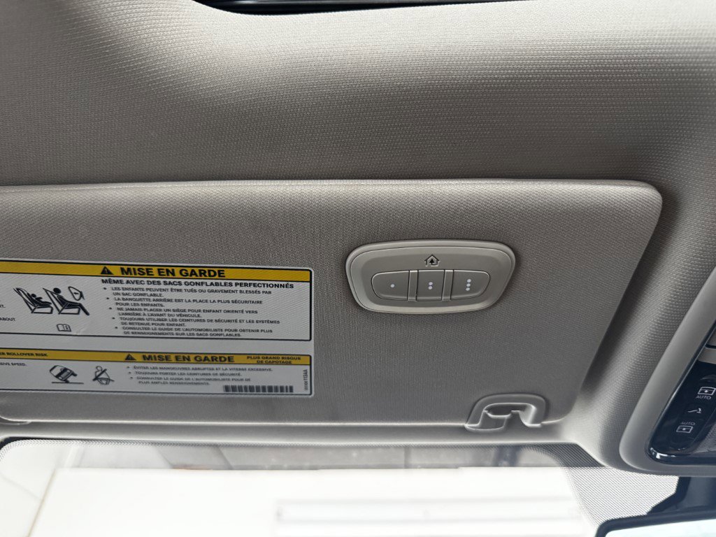 Used 2016 Jeep Cherokee Latitude w/ Comfort/Convenience Group image 33