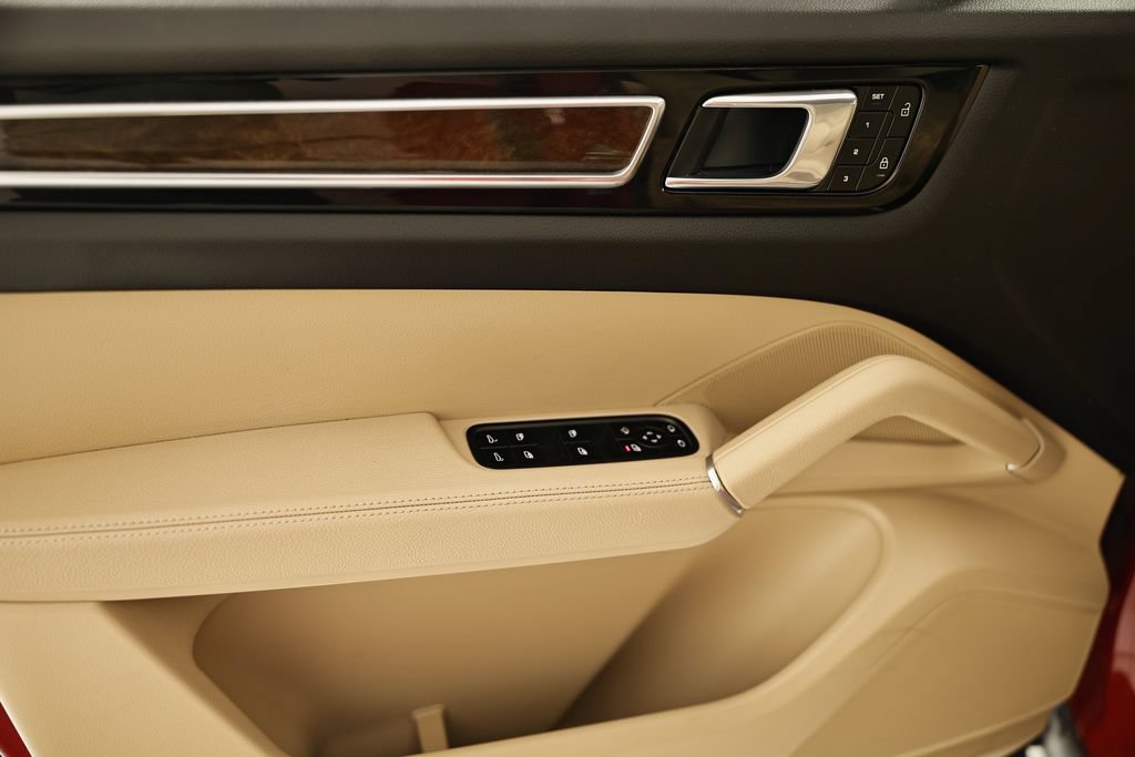 Certified 2023 Porsche Cayenne Coupe AWD/4WD image 15