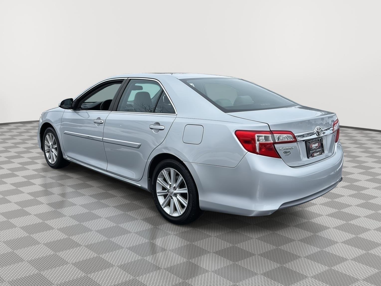 Used 2014 Toyota Camry XLE w/ Leather Package FWD image 25