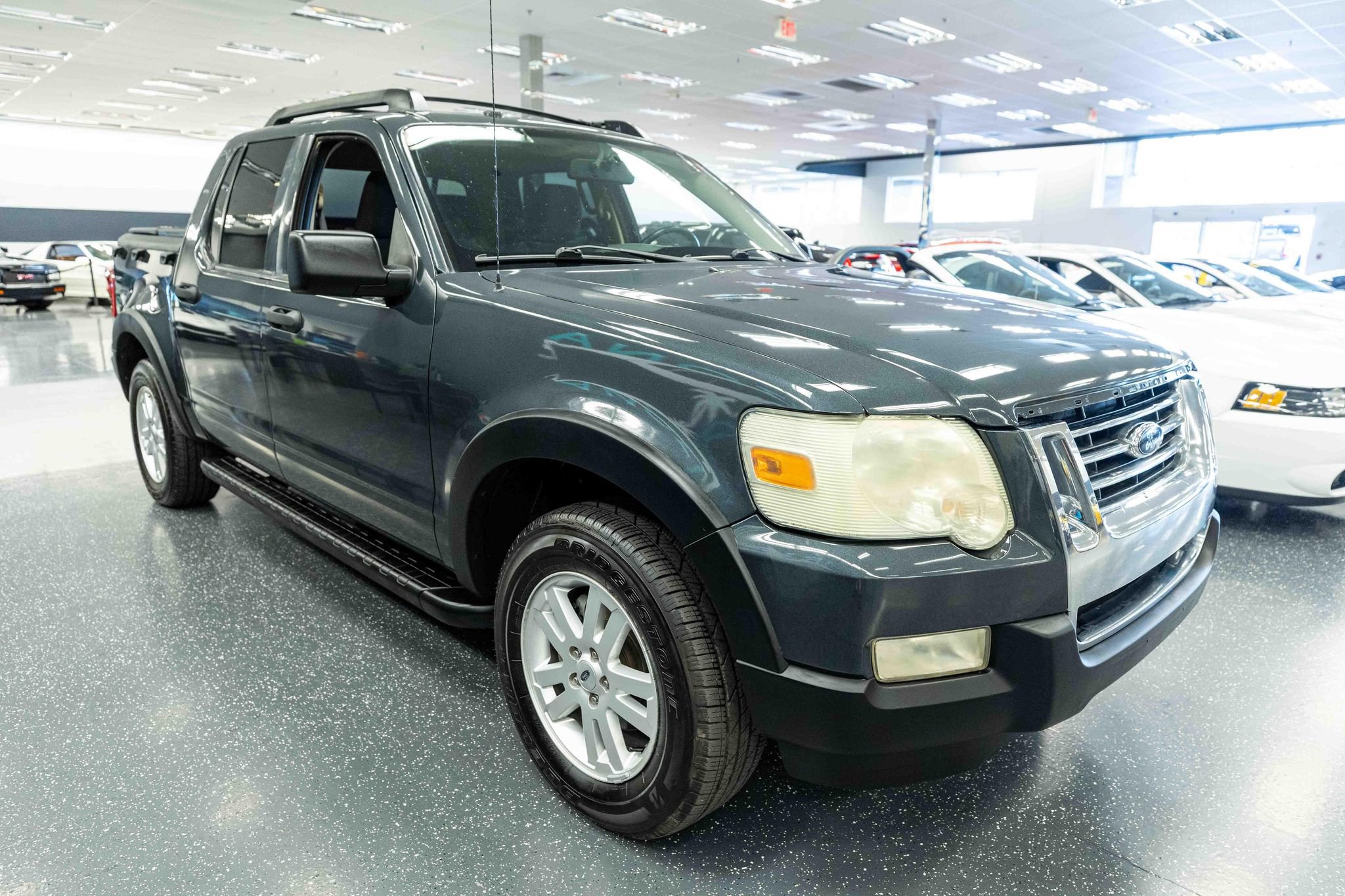 Used 2010 Ford Explorer Sport Trac XLT RWD image 3