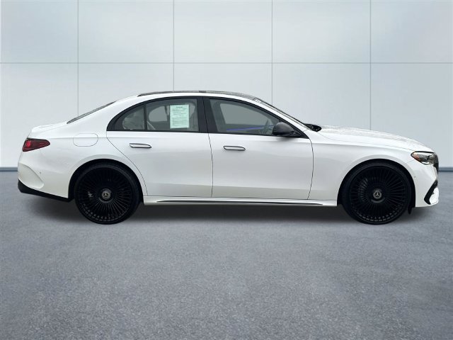 Used 2024 Mercedes-Benz E 350 4MATIC Sedan image 4