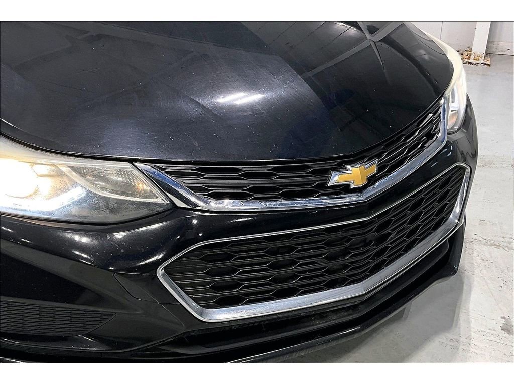 Used 2018 Chevrolet Cruze LT w/ Convenience Package image 30