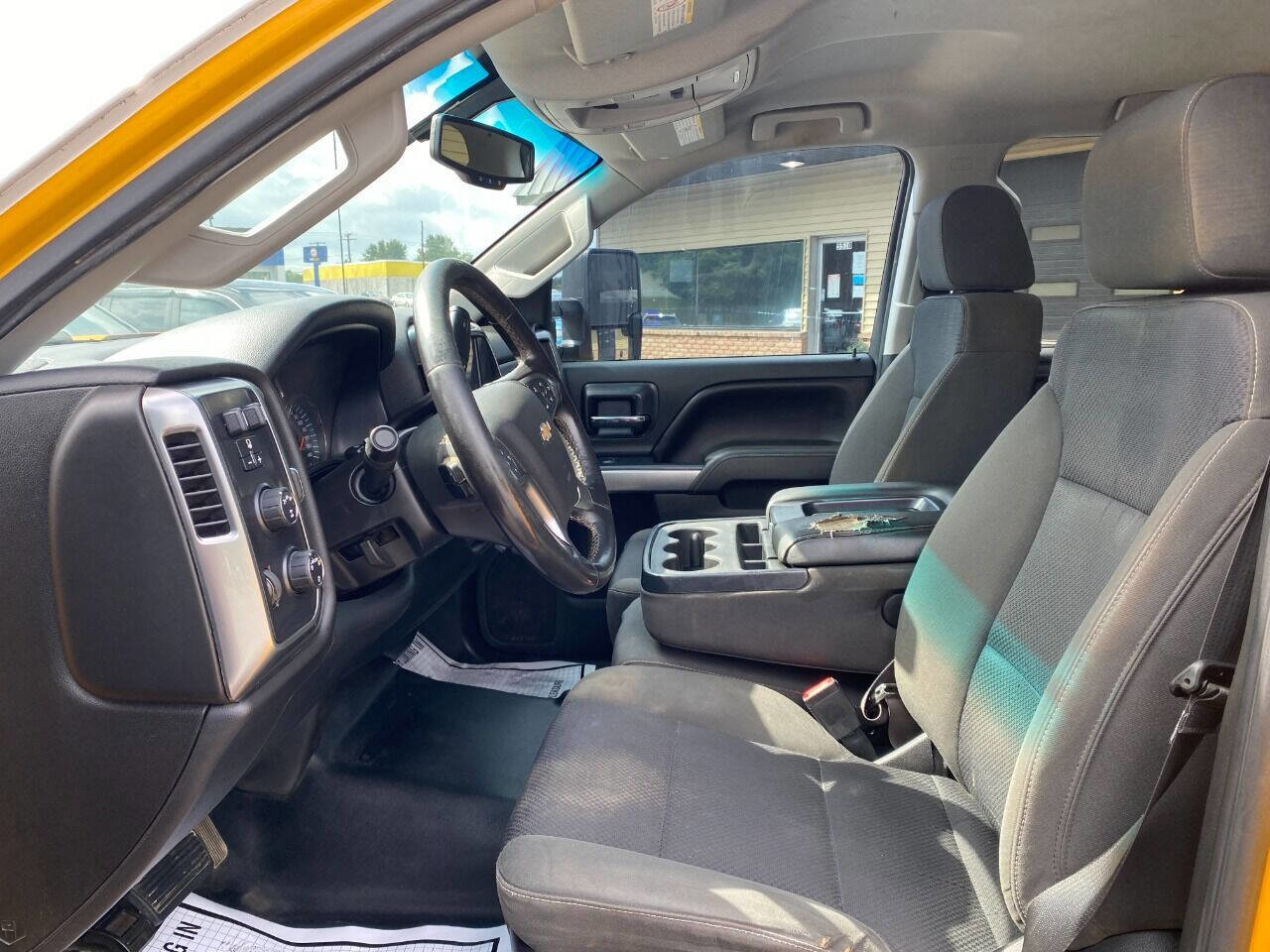 Used 2017 Chevrolet Silverado 2500 LT AWD/4WD image 9