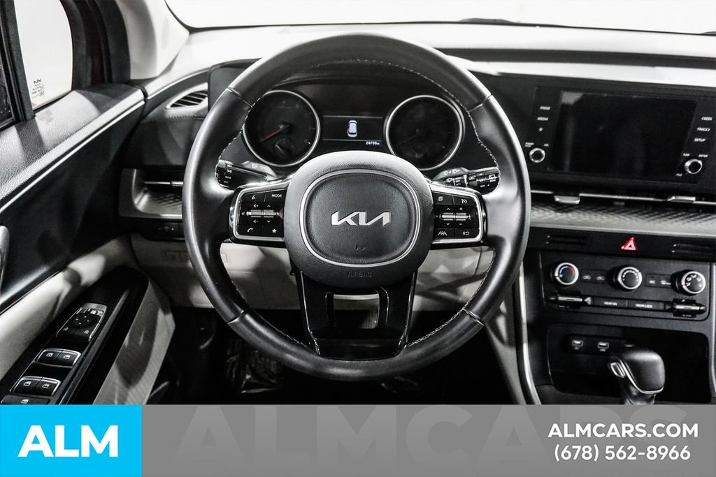 Used 2024 Kia Carnival LX FWD image 22