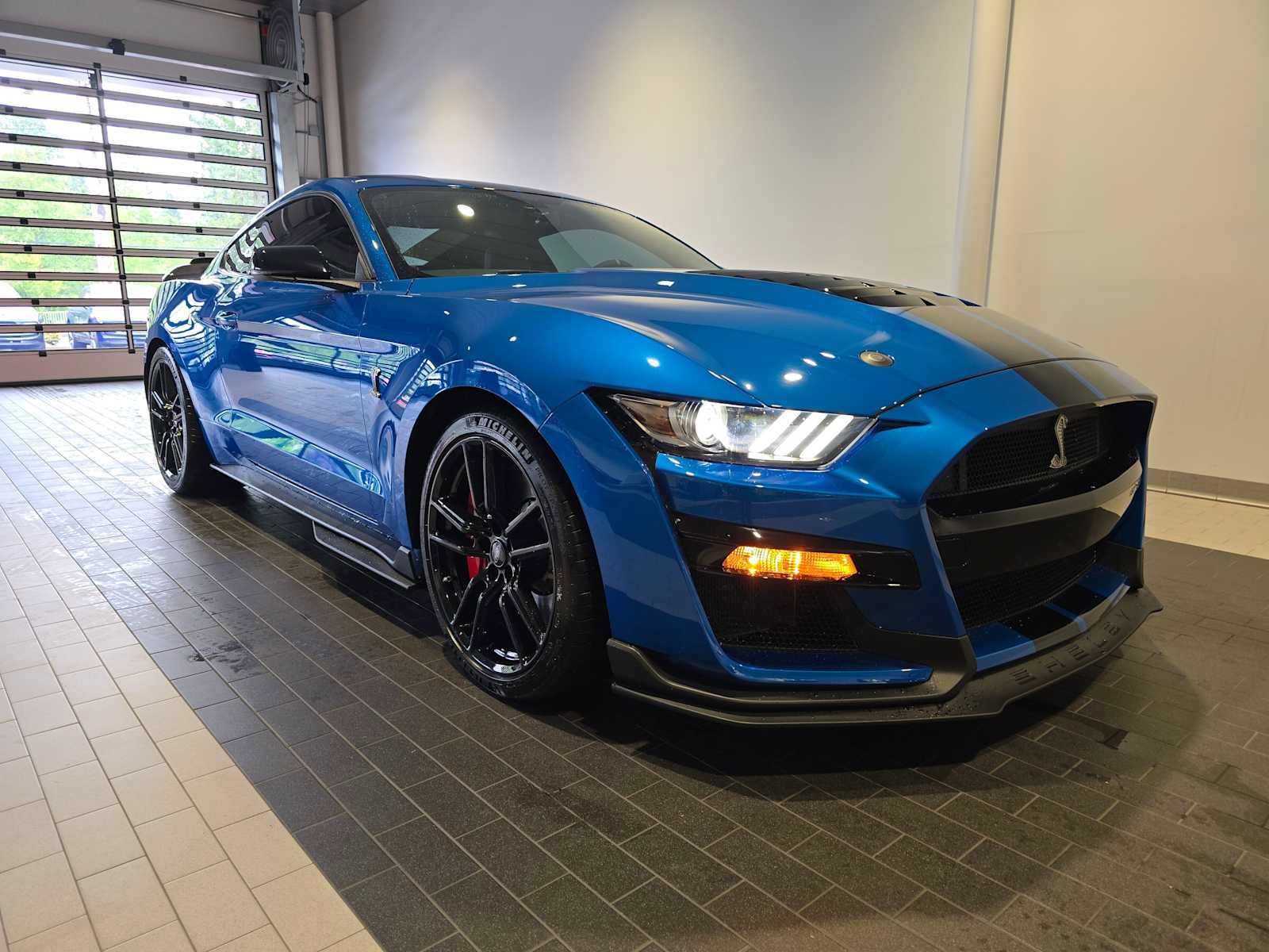 Used 2020 Ford Mustang Shelby GT500 w/ Technology Package RWD image 9