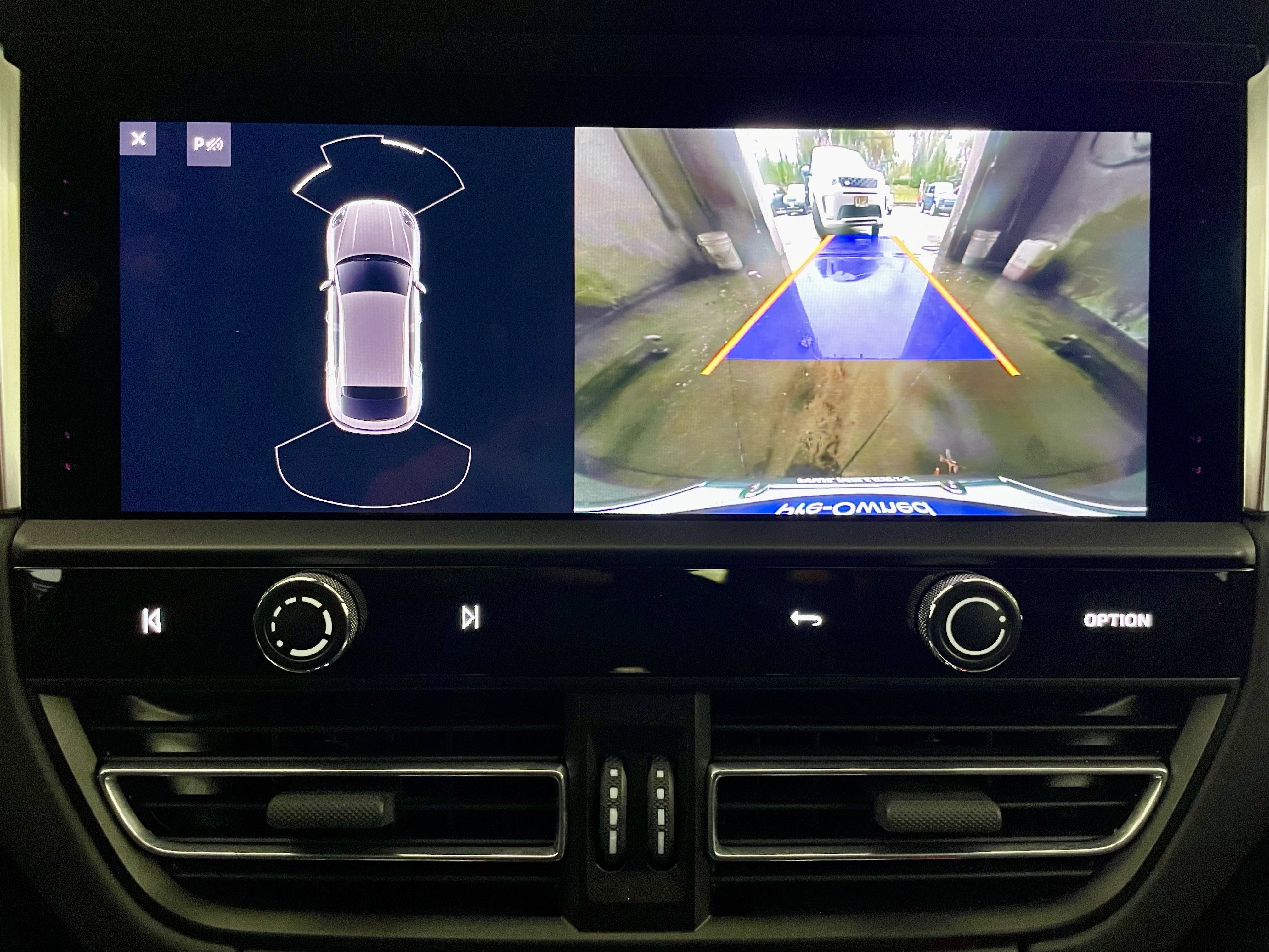 Used 2023 Porsche Macan S w/ Premium Package Plus image 28