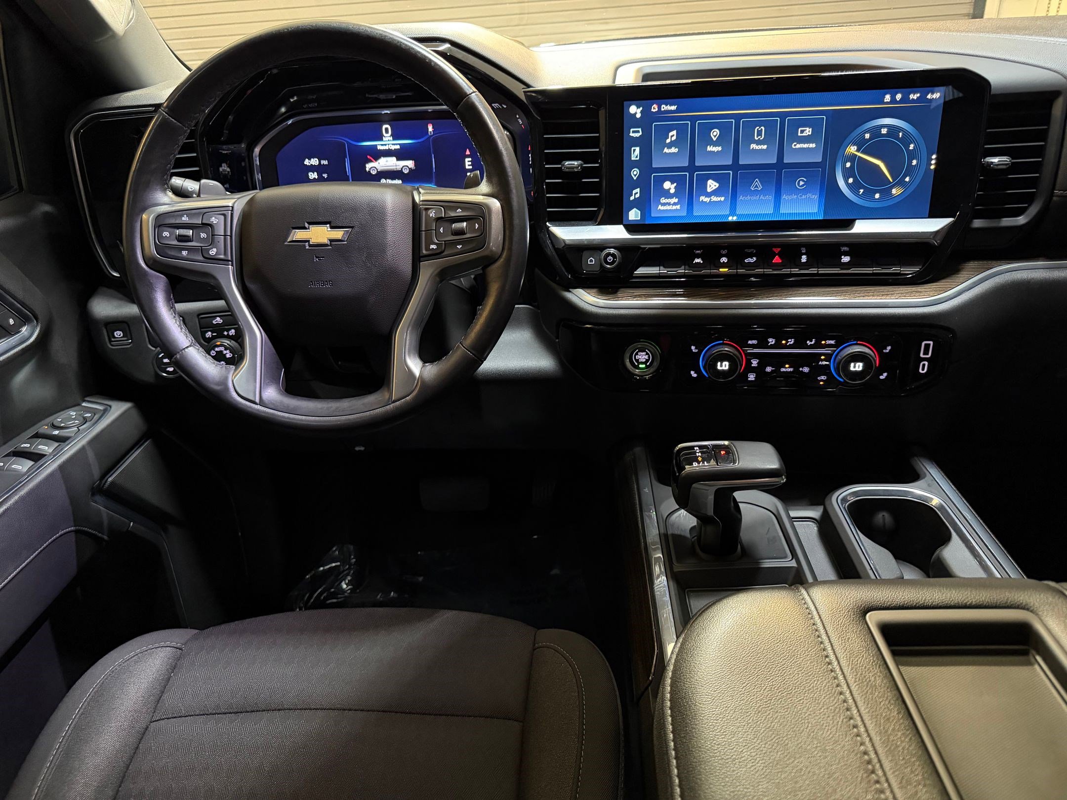 Used 2022 Chevrolet Silverado 1500 LT RWD image 4