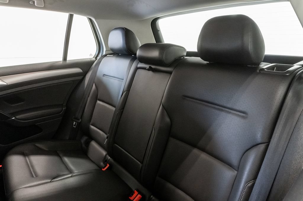 Used 2015 Volkswagen Golf S FWD image 20