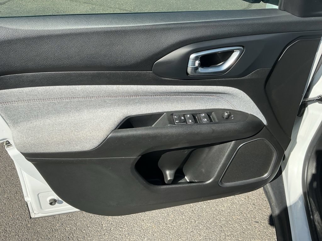 Used 2022 Jeep Compass Latitude AWD/4WD image 16