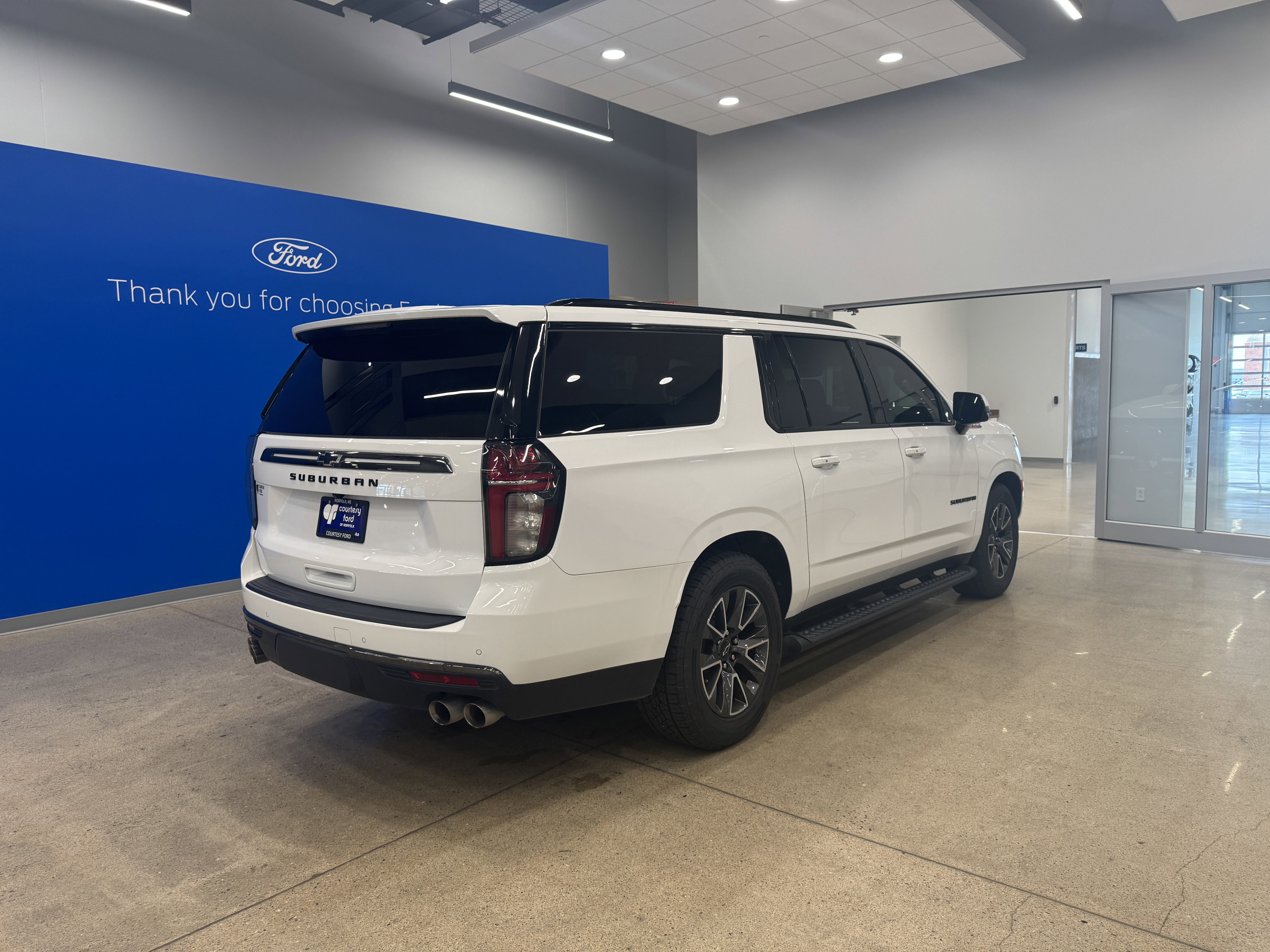 Used 2022 Chevrolet Suburban Z71 w/ Z71 Off-Road Package image 9