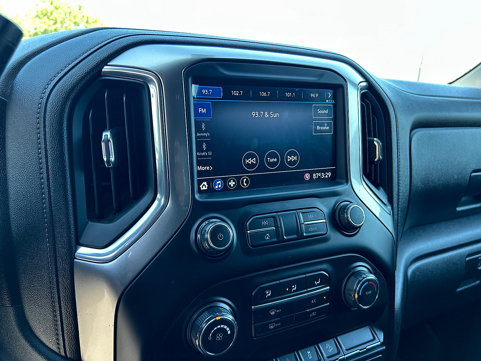 Used 2020 Chevrolet Silverado 1500 LT Trail Boss AWD/4WD image 17