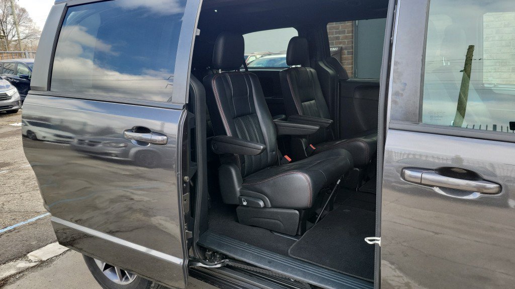 Used 2018 Dodge Grand Caravan GT FWD image 21