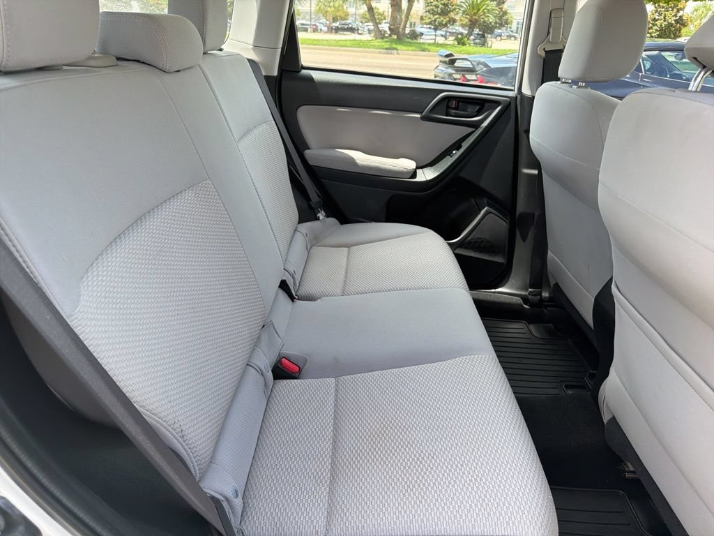Used 2014 Subaru Forester 2.5i AWD/4WD image 19