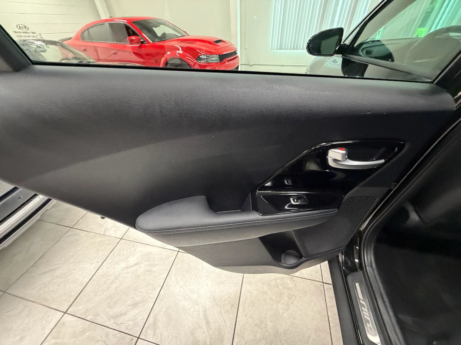 Used 2017 Kia Niro Touring FWD image 15