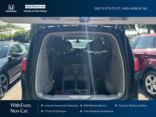 Used 2019 Chrysler Pacifica Limited FWD image 14
