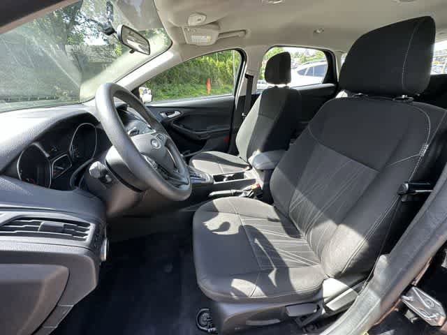 Used 2018 Ford Focus SE FWD image 14