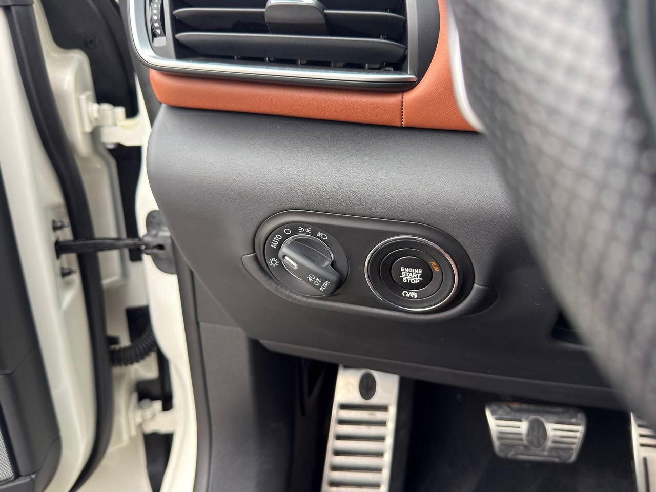 Used 2022 Maserati Levante Modena S image 23