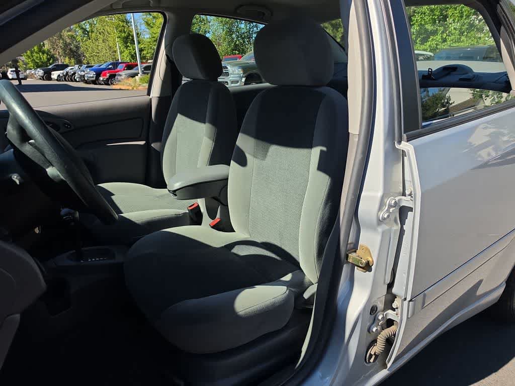 Used 2003 Ford Focus SE FWD image 11