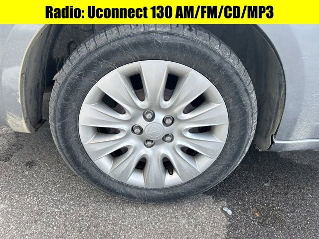 Used 2014 Chrysler 200 LX image 4