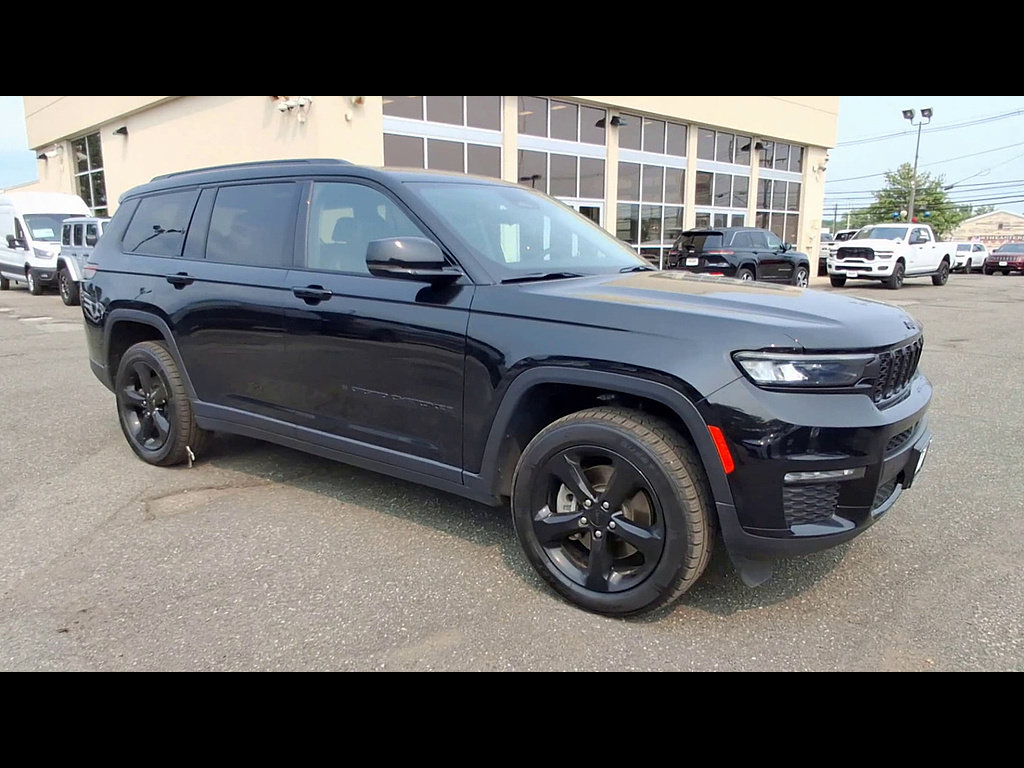 Certified 2023 Jeep Grand Cherokee L Limited w/ Black Appearance Package AWD/4WD image 2