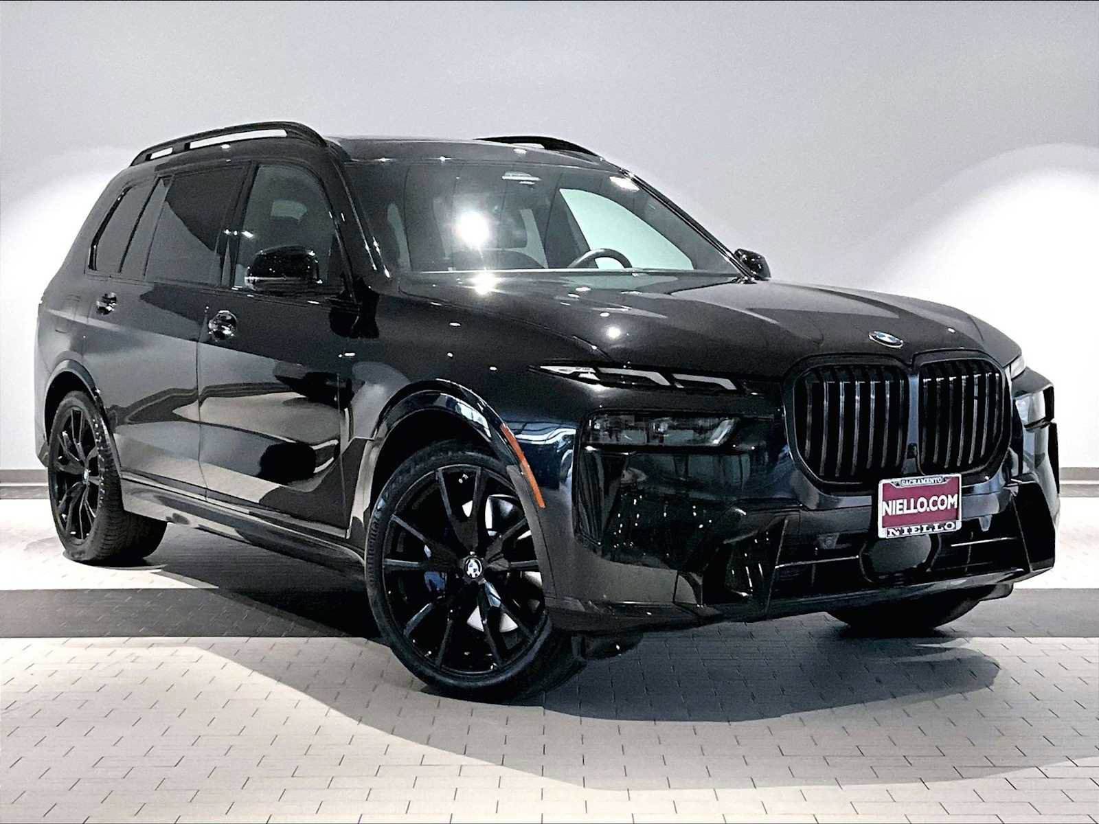Used 2024 BMW X7 xDrive40i w/ M Sport Package image 12