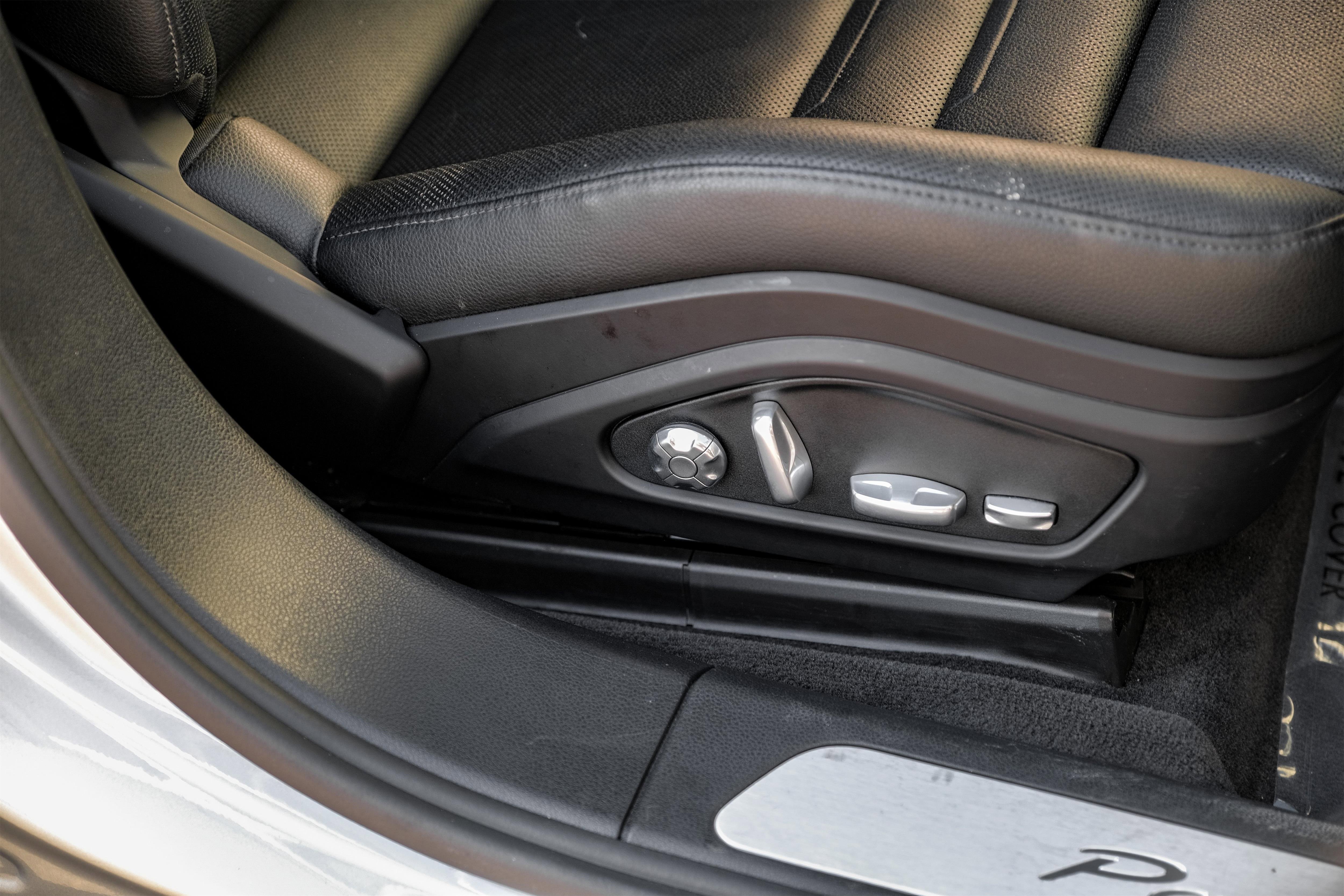 Used 2018 Porsche Panamera image 33