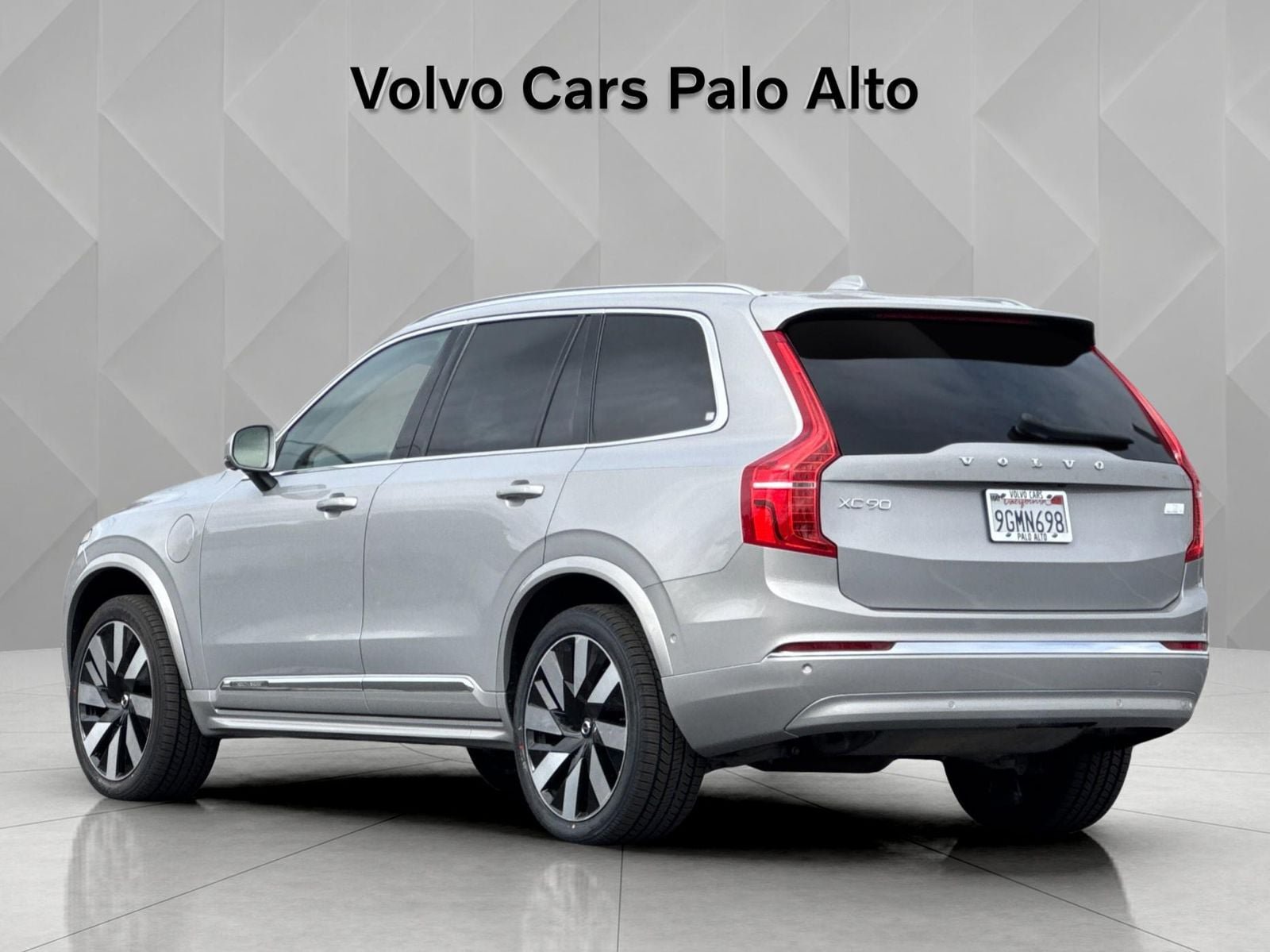 Certified 2023 Volvo XC90 T8 Ultimate w/ Protection Package AWD/4WD image 9