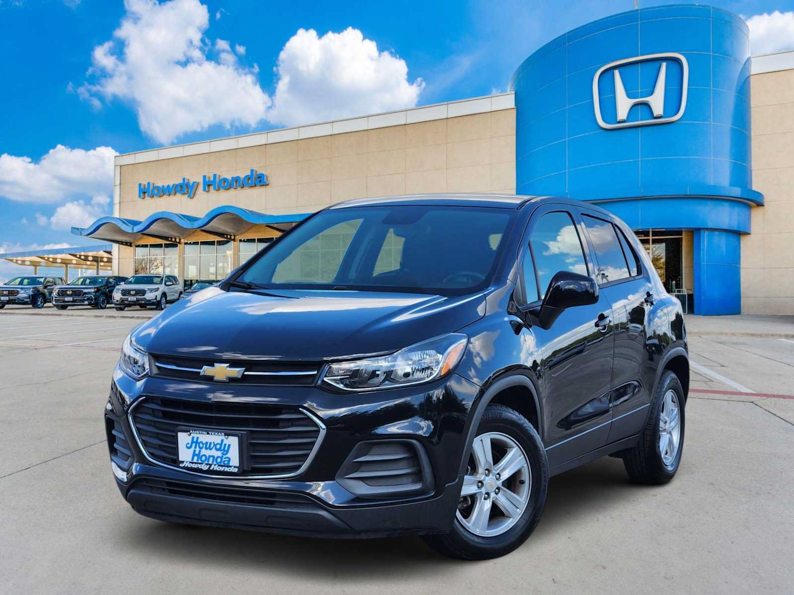Used 2021 Chevrolet Trax LS w/ Tint and Cruise Package FWD image 1
