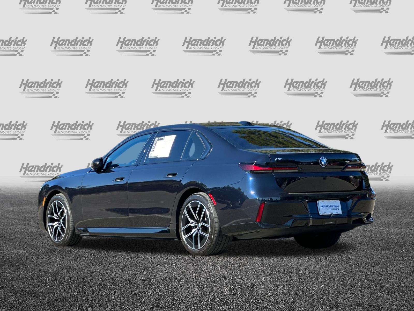 Used 2023 BMW i7 xDrive60 AWD/4WD image 7