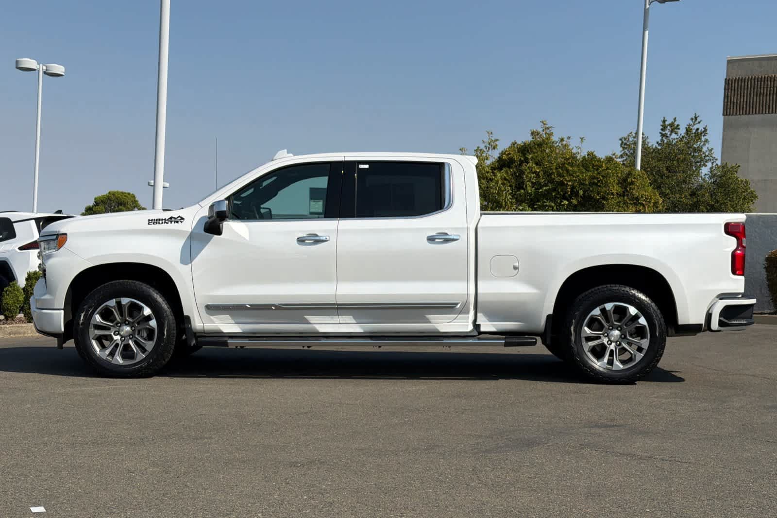 Used 2023 Chevrolet Silverado 1500 High Country w/ Max Trailering Package AWD/4WD image 9