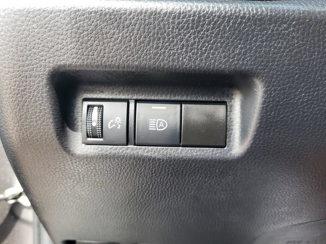 Used 2025 Toyota RAV4 LE AWD/4WD image 21