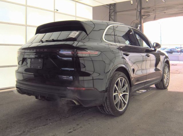 Used 2019 Porsche Cayenne image 2
