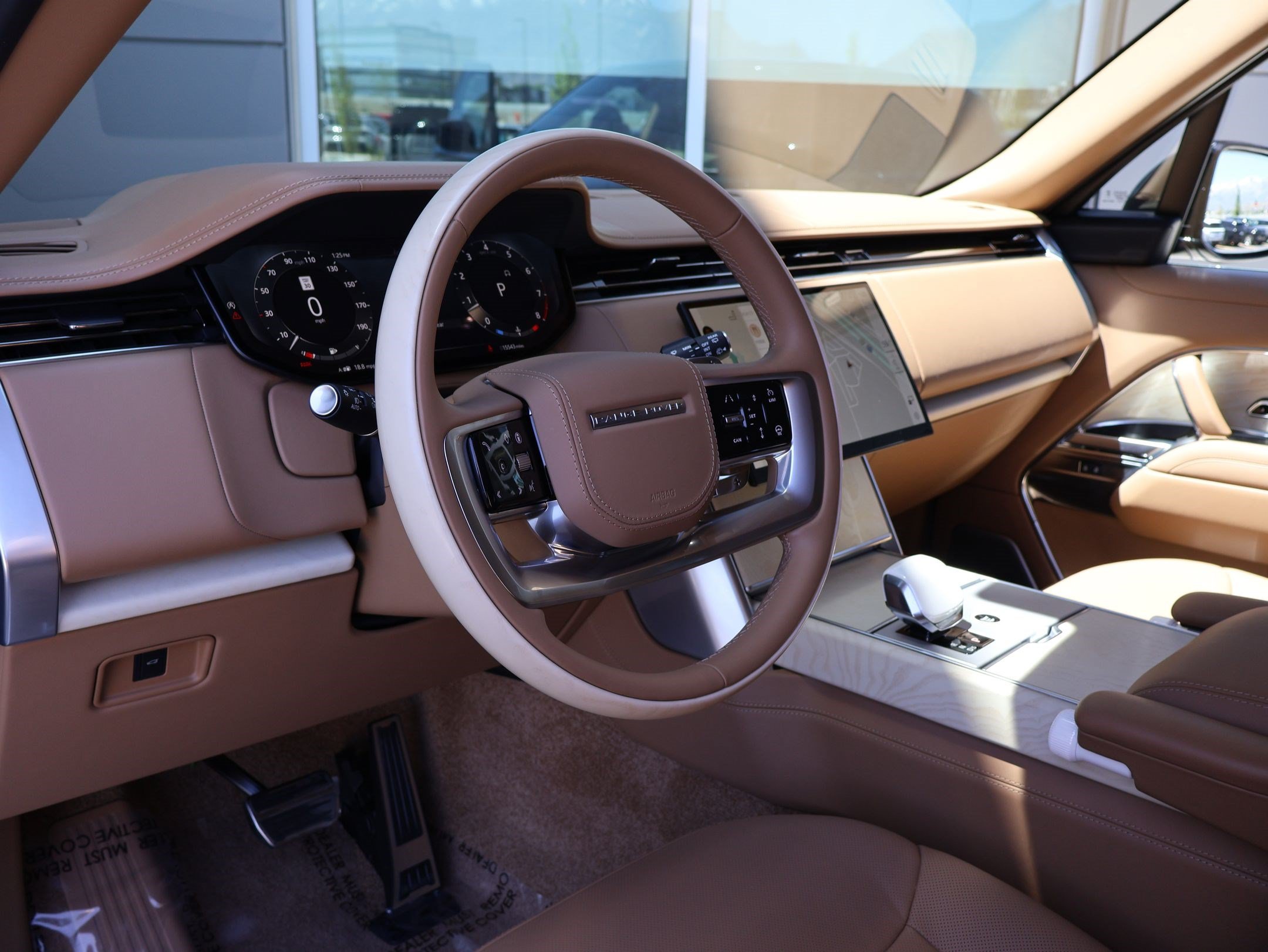 Certified 2025 Land Rover Range Rover SV AWD/4WD image 14