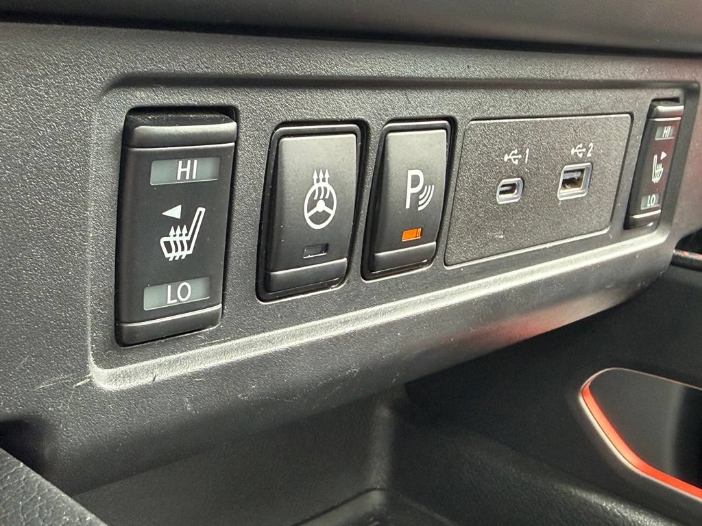 Used 2023 Nissan Frontier PRO-4X AWD/4WD image 11