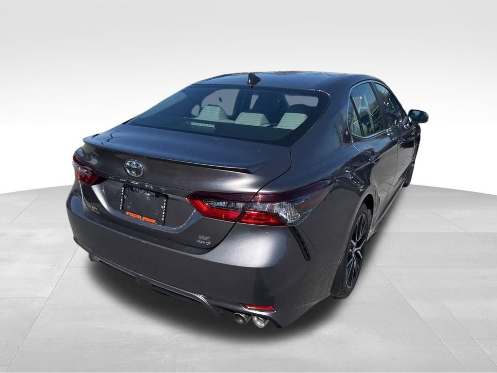 Used 2024 Toyota Camry SE AWD/4WD image 5