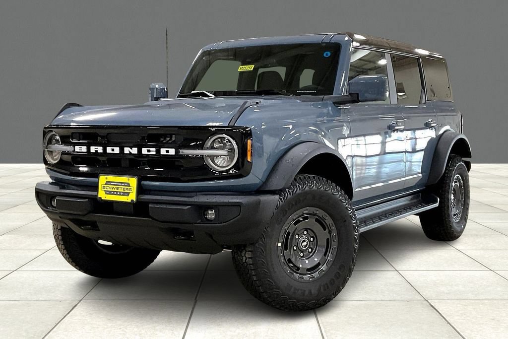 New 2025 Ford Bronco Outer Banks w/ Sasquatch Package AWD/4WD image 2