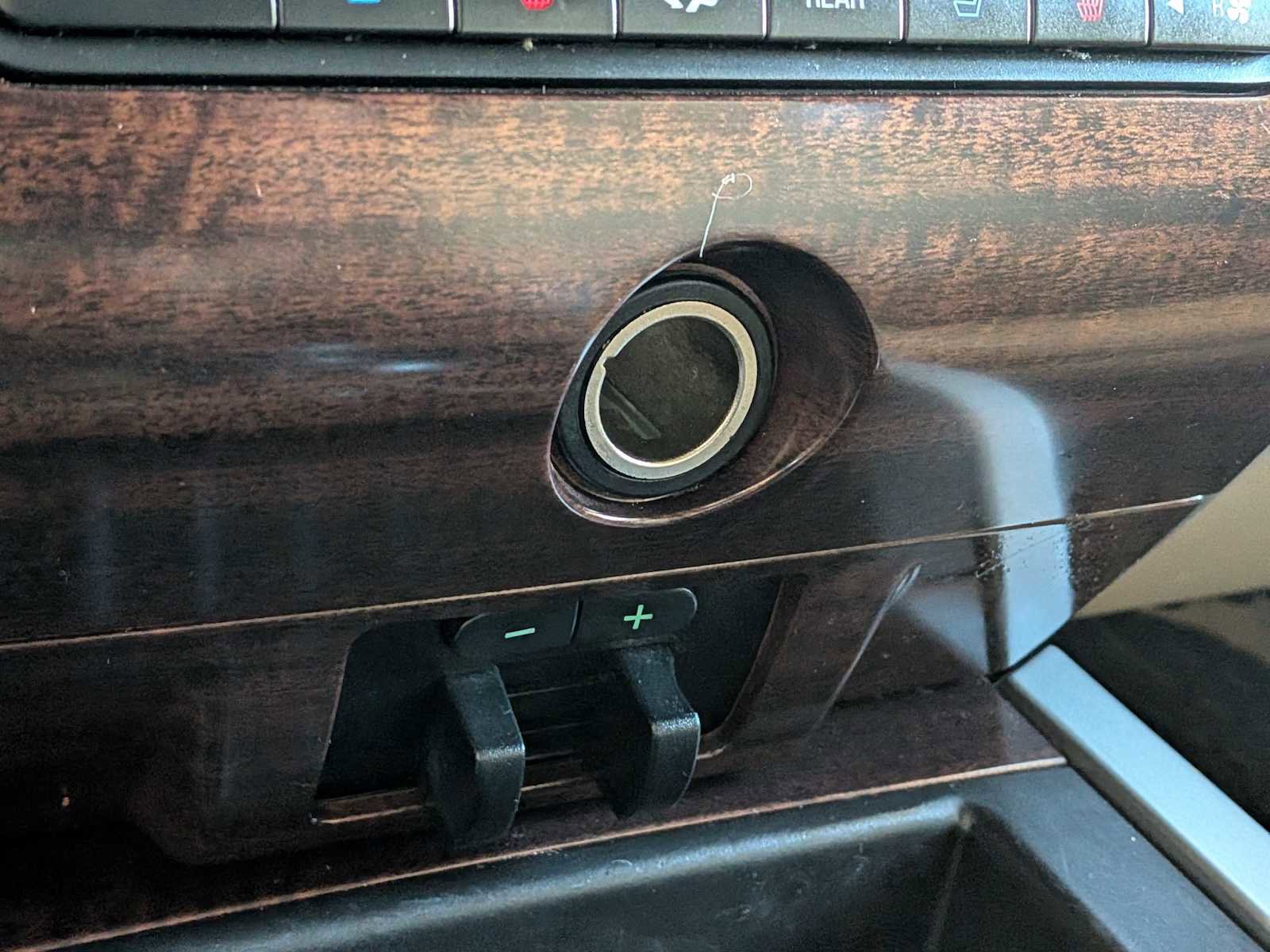 Used 2014 Ford Expedition XLT w/ Equipment Group 202A image 27