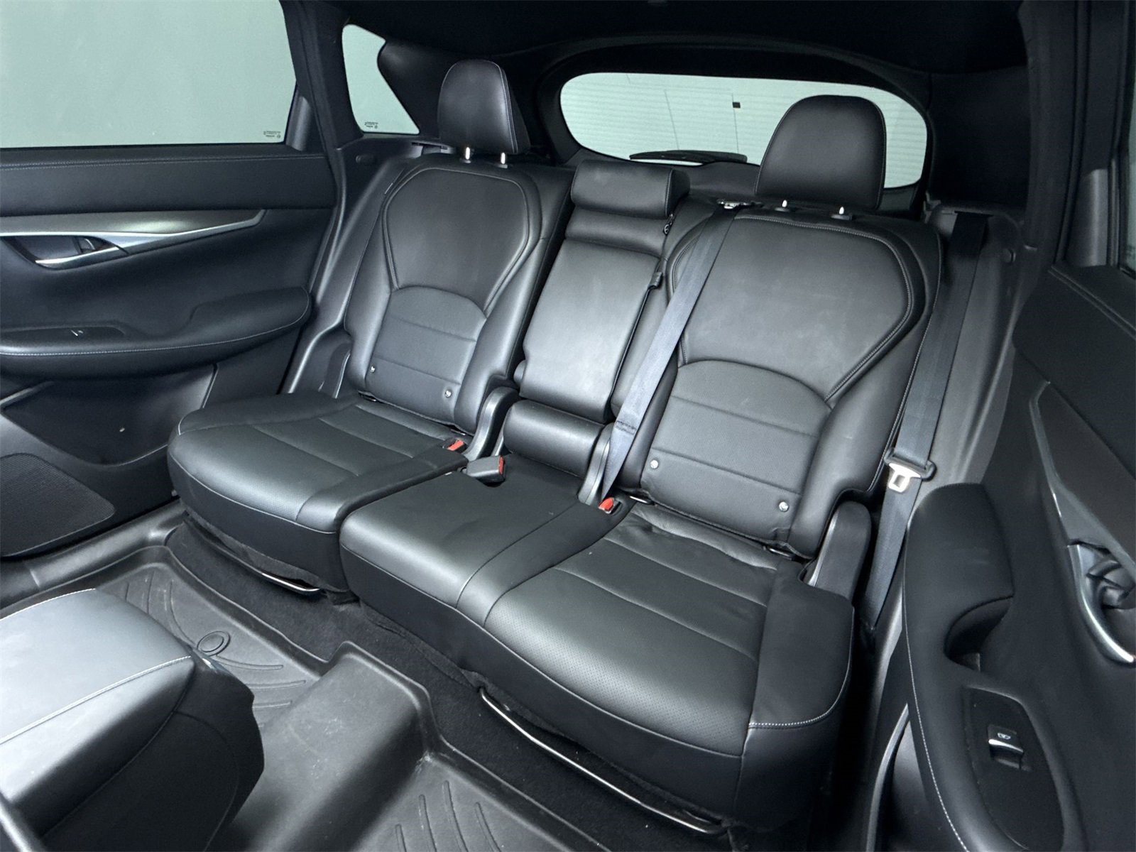 Used 2022 INFINITI QX50 Luxe w/ Appearance Package image 39