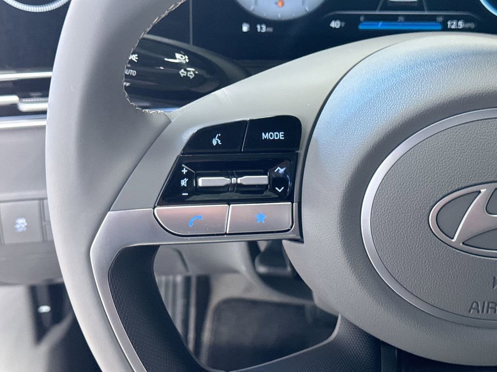 Certified 2025 Hyundai Elantra SEL image 15