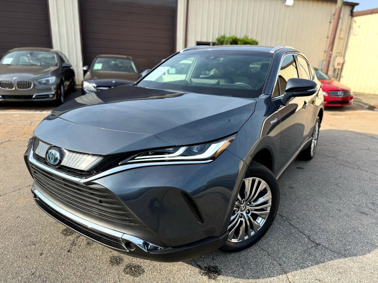 Used 2021 Toyota Venza XLE w/ Softex Package image 5