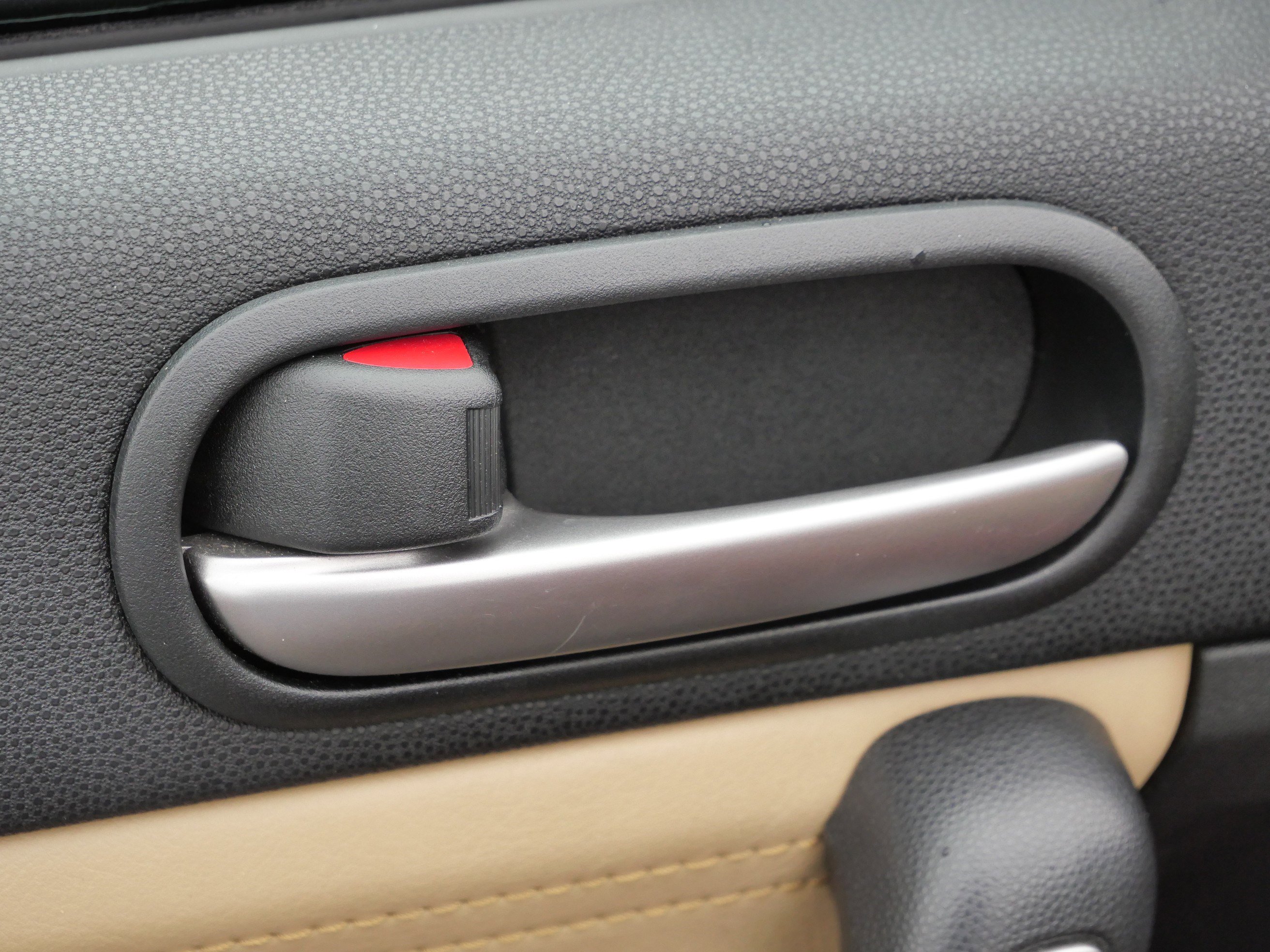 Used 2011 MAZDA MX-5 Miata Grand Touring w/ Premium Pkg image 18