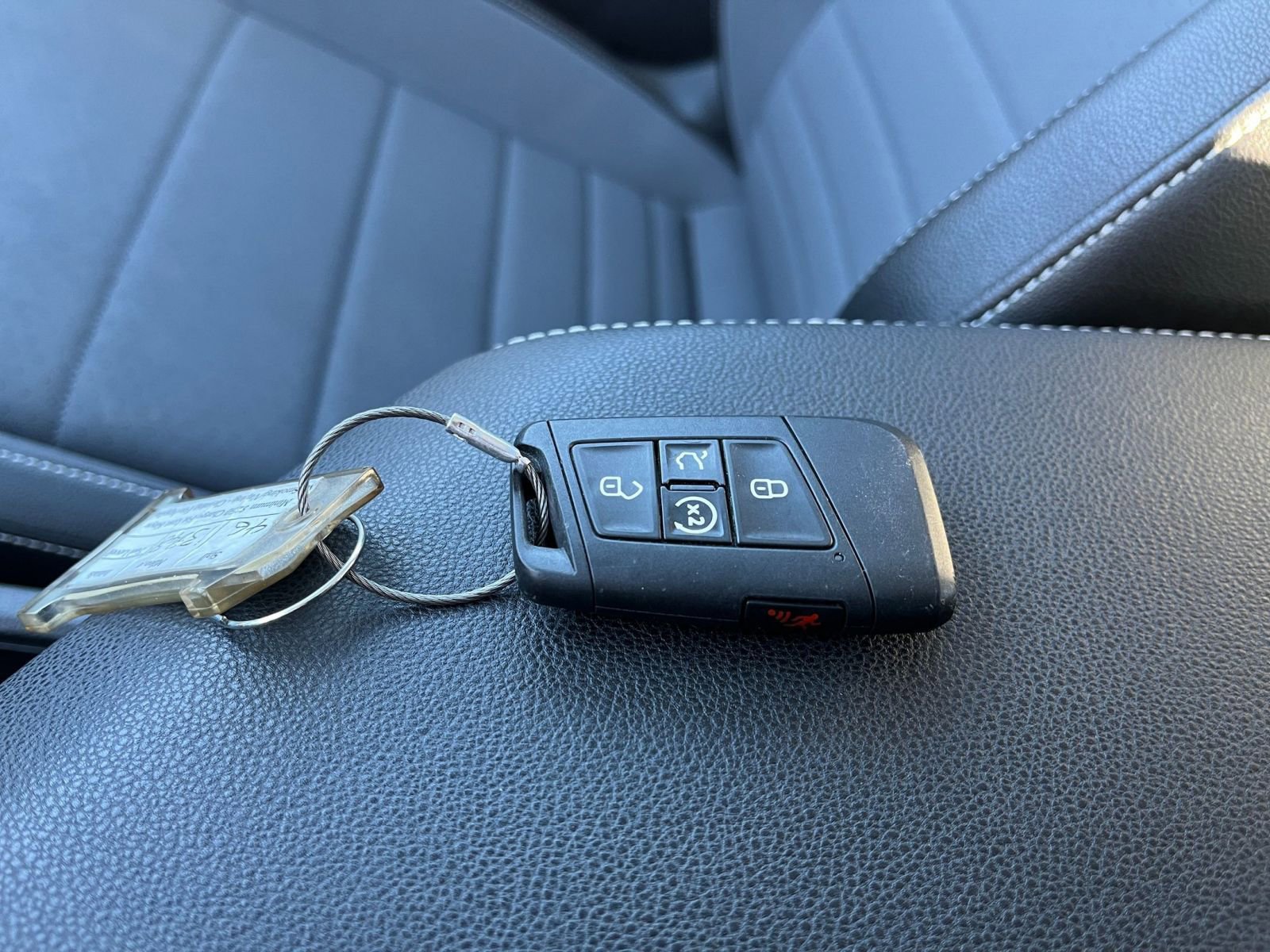 Used 2025 Volkswagen Jetta SE image 20