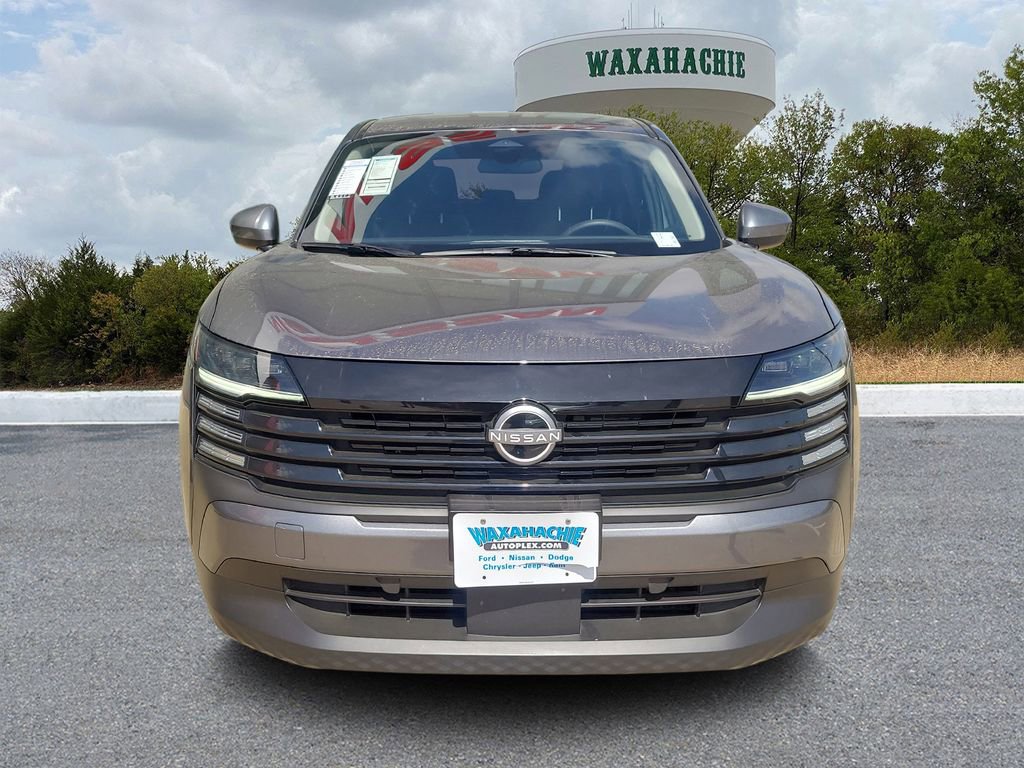 Used 2025 Nissan Kicks SV FWD image 2