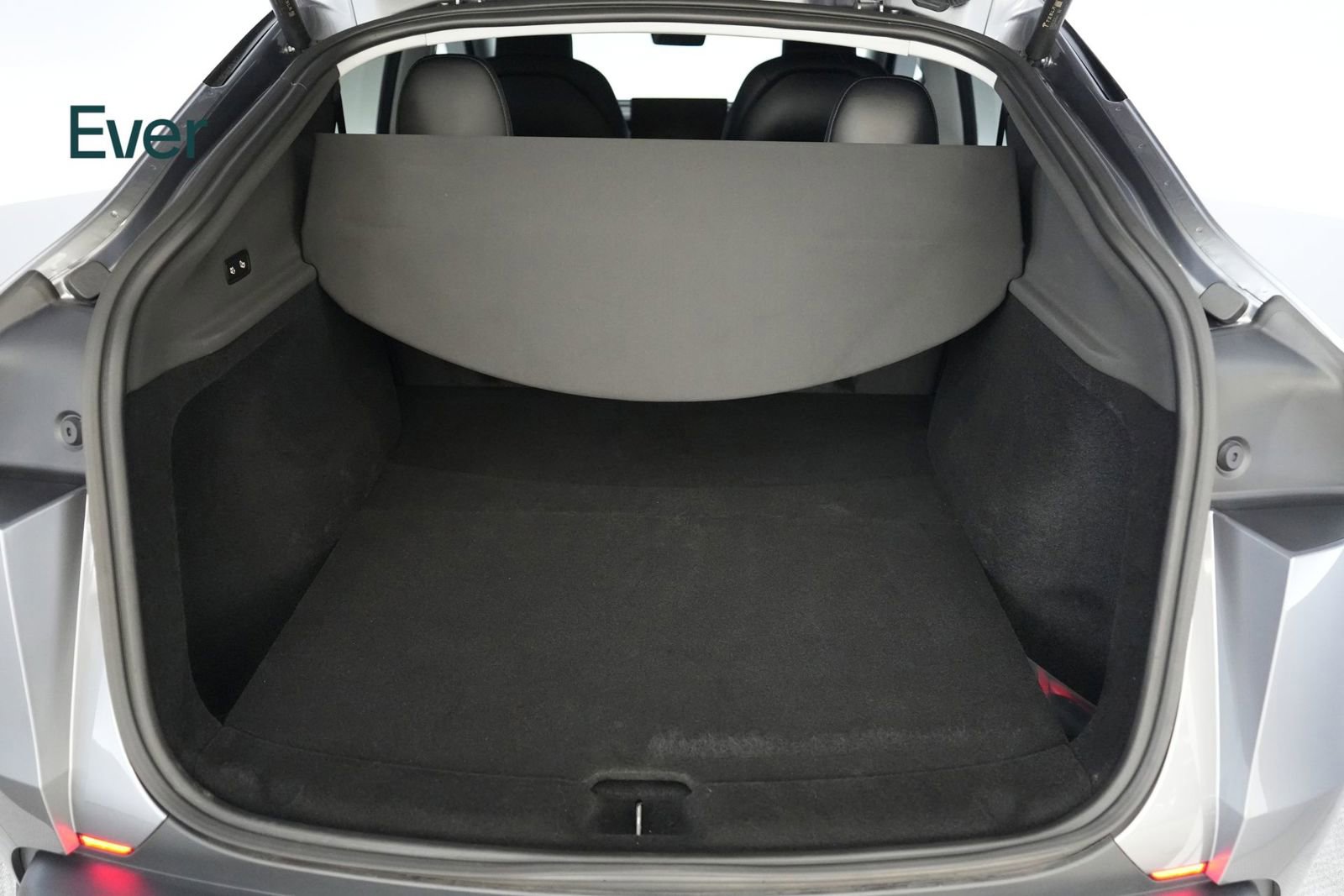 Used 2026 Tesla Model Y 2WD image 8